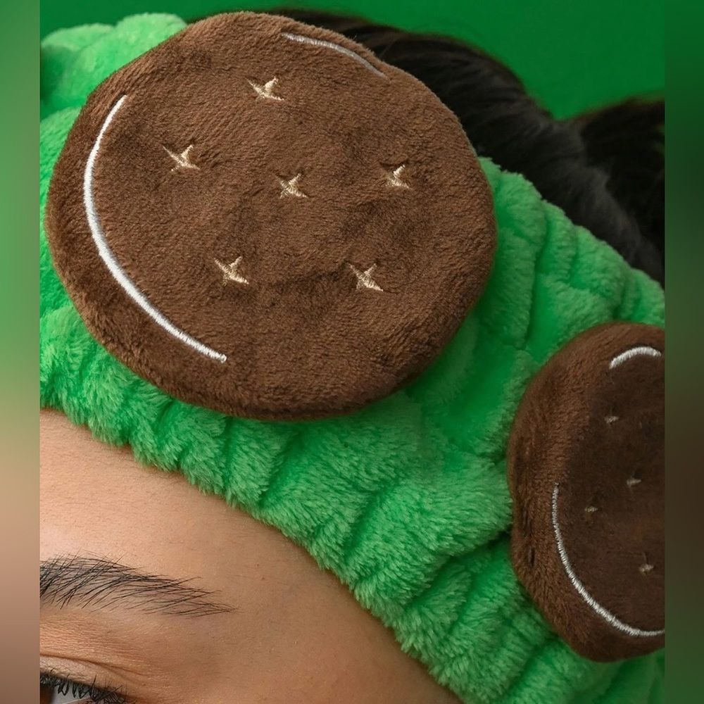 •NEW•{2} Hard Candy x Girl Scouts Cookie Rally™ Extra Plushy Headband